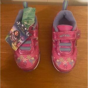New In Box, Girls Size 7 Medium Disney Encanto Light Up Shoes